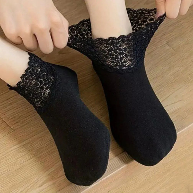 جوراب  زنانه پاپوشی دور مچ گیپوری مشکی وارداتی